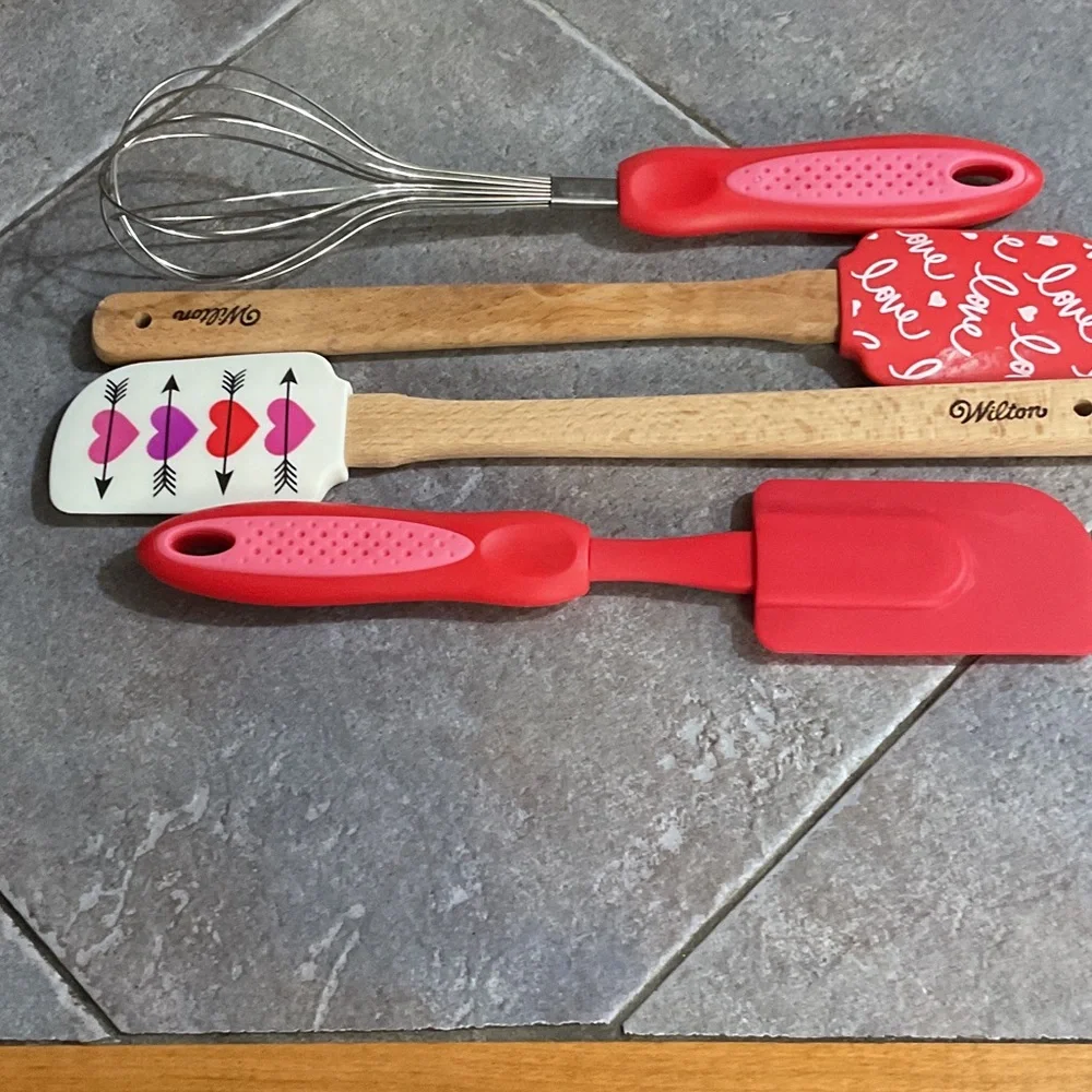 Wilton charming utensil